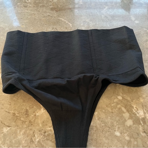 Thong shape wear seemless panty - Picture 5 of 7